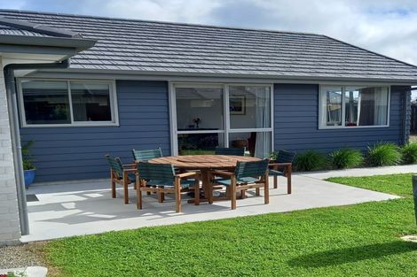 Photo of property in 22 Olney Court, One Tree Point, 0118