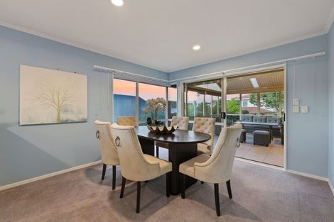 Photo of property in 33 Wiltshire Place, Somerville, Auckland, 2014