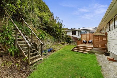 Photo of property in 49 Woodman Drive, Tawa, Wellington, 5028