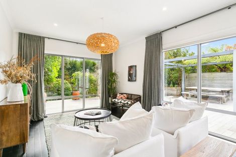 Photo of property in 8 Lochiel Road, Khandallah, Wellington, 6035