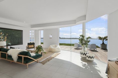 Photo of property in 135 Main Road, Redcliffs, Christchurch, 8081