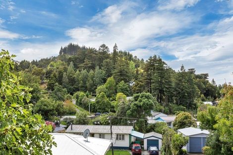 Photo of property in 12 Willow Place, Horahora, Whangarei, 0110