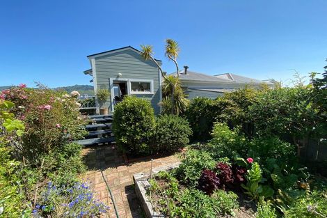 Photo of property in 17 Shannon Street, Mount Victoria, Wellington, 6011