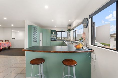 Photo of property in 62 Stanmore Bay Road, Stanmore Bay, Whangaparaoa, 0932