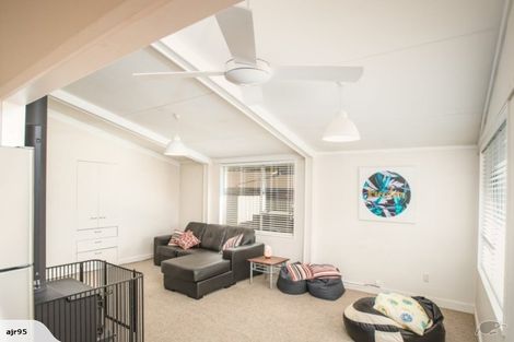 Photo of property in 6 Clare Place, Cromwell, 9310