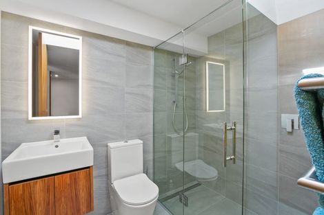 Photo of property in 15 Fillis Street, New Plymouth, 4310