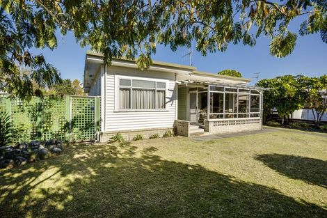 Photo of property in 4 Logan Avenue, Marewa, Napier, 4110