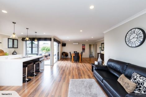 Photo of property in 10 Chestnut Close, Kelvin Grove, Palmerston North, 4414