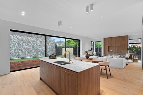 Photo of property in 17 Plynlimon Road, Fendalton, Christchurch, 8052