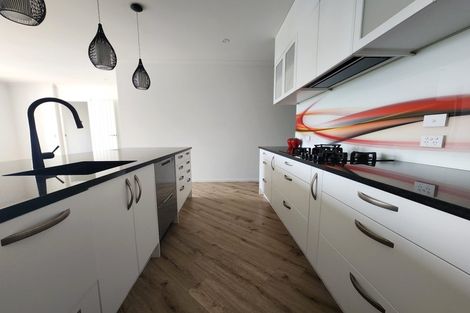 Photo of property in 14 Cessna Way, Newlands, Wellington, 6037