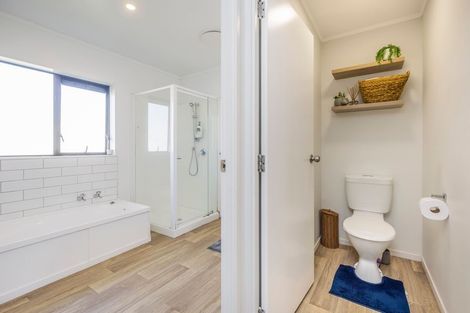 Photo of property in 8 Colt Place, Randwick Park, Auckland, 2105