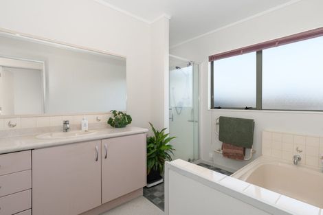 Photo of property in 15a Sinclair Street, Greerton, Tauranga, 3112