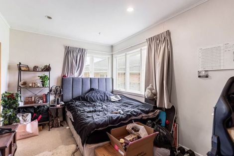 Photo of property in 47 Neil Avenue, Te Atatu Peninsula, Auckland, 0610