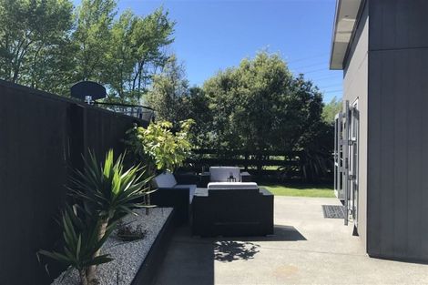 Photo of property in 18 Millesimes Way, Yaldhurst, Christchurch, 8042