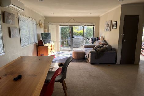 Photo of property in Waimanu Bay Village, 30/1 Piriti Drive, Te Atatu Peninsula, Auckland, 0610