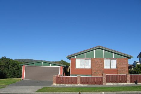 Photo of property in 153 Holborn Drive, Stokes Valley, Lower Hutt, 5019
