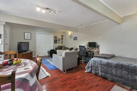 Photo of property in 10 Beeche Place, Birkdale, Auckland, 0626