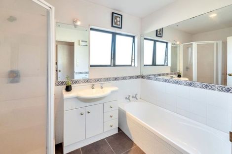 Photo of property in 93a Sturges Road, Henderson, Auckland, 0612