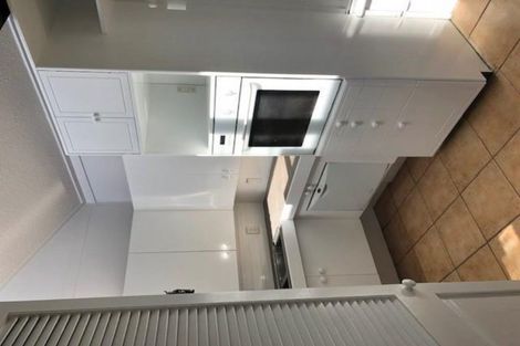 Photo of property in 57 Highland Park Drive, Highland Park, Auckland, 2010