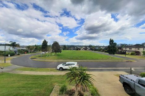 Photo of property in 10 Newbury Place, Schnapper Rock, Auckland, 0632