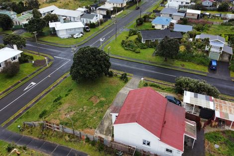 Photo of property in 16 Egmont Street, Castlecliff, Whanganui, 4501