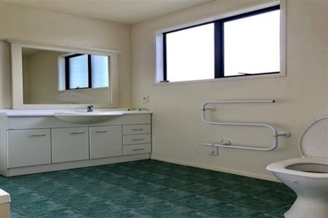 Photo of property in 28/11 The Avenue, Albany, Auckland, 0632