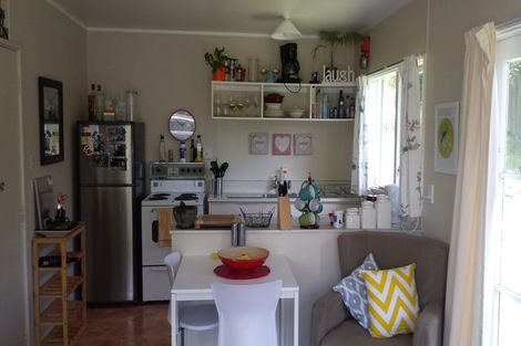 Photo of property in 2/17 Huntingdon Street, Northland, Wellington, 6012