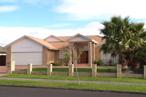 Photo of property in 3 Ambleside Drive, Northpark, Auckland, 2013