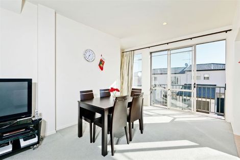 Photo of property in 1/32 Fields Parade, Oteha, Auckland, 0632