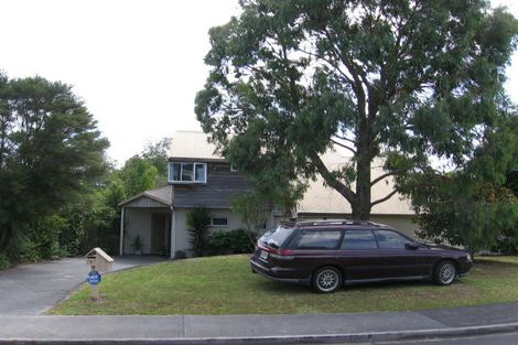 Photo of property in 8 Scorpio Place, Windsor Park, Auckland, 0632