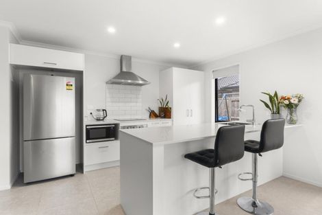 Photo of property in 69 Hills View Drive, Papamoa, 3118