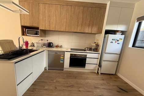 Photo of property in 5/58 Te Atatu Road, Te Atatu South, Auckland, 0610