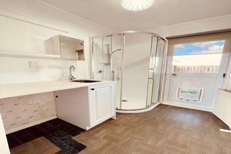 Photo of property in 24 Eastdale Road, Avondale, Auckland, 1026