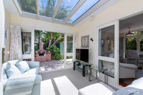 Photo of property in 6 Ardal Grove, Tirohanga, Lower Hutt, 5010