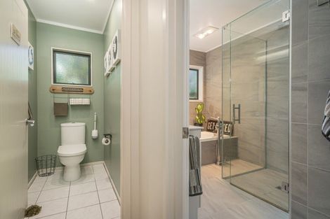 Photo of property in 5 Rewa Rewa Valley, Tairua, 3508