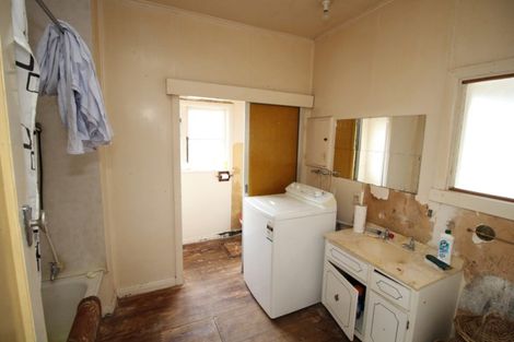 Photo of property in 69 Bridge Street, Bulls, 4818