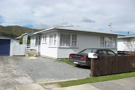 Photo of property in 10 Hamstead Street, Wainuiomata, Lower Hutt, 5014