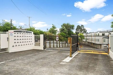 Photo of property in The Haven, 9/120 Beach Haven Road, Beach Haven, Auckland, 0626