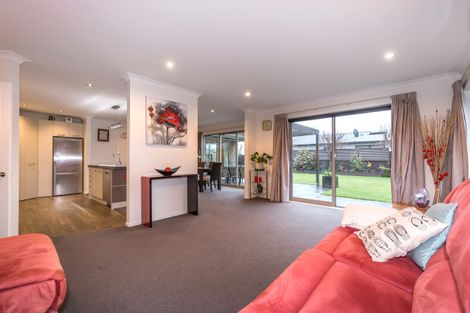 Photo of property in 32 Date Crescent, Aidanfield, Christchurch, 8025