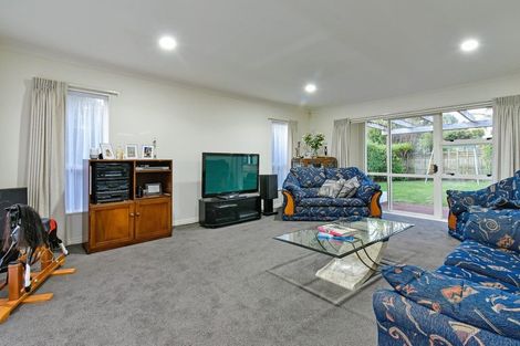 Photo of property in 40 Goodwood Drive, Goodwood Heights, Auckland, 2105