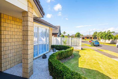 Photo of property in 5 Greta Banks Place, Wattle Downs, Auckland, 2103
