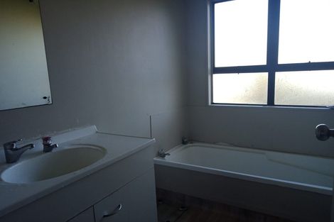 Photo of property in 5 Southview Place, Wattle Downs, Auckland, 2102