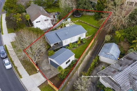 Photo of property in 98 Oaktree Avenue, Browns Bay, Auckland, 0630