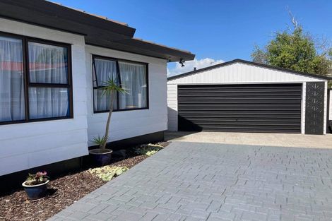 Photo of property in 20 Hadley Wood Drive, Wattle Downs, Auckland, 2103