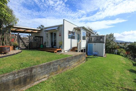 Photo of property in 9 Manukau Road, Raglan, 3225