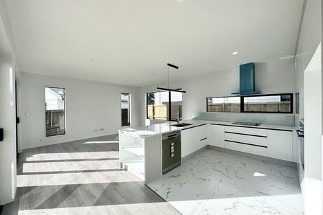 Photo of property in 3b Glennandrew Drive, Half Moon Bay, Auckland, 2012