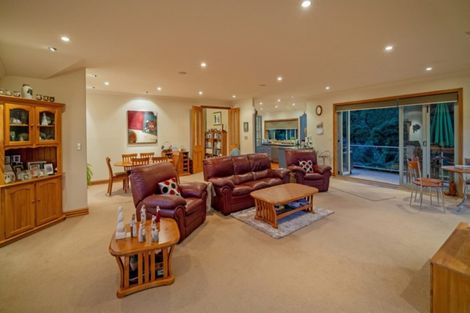 Photo of property in 52 Tarapatiki Drive, Whitianga, 3510