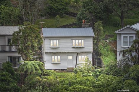 Photo of property in 16 Northland Road, Northland, Wellington, 6012