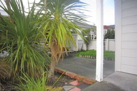 Photo of property in 52 Kilbirnie Crescent, Kilbirnie, Wellington, 6022