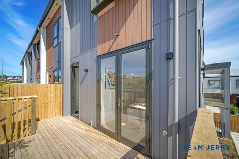 Photo of property in 1 Heketara Way, Massey, Auckland, 0614